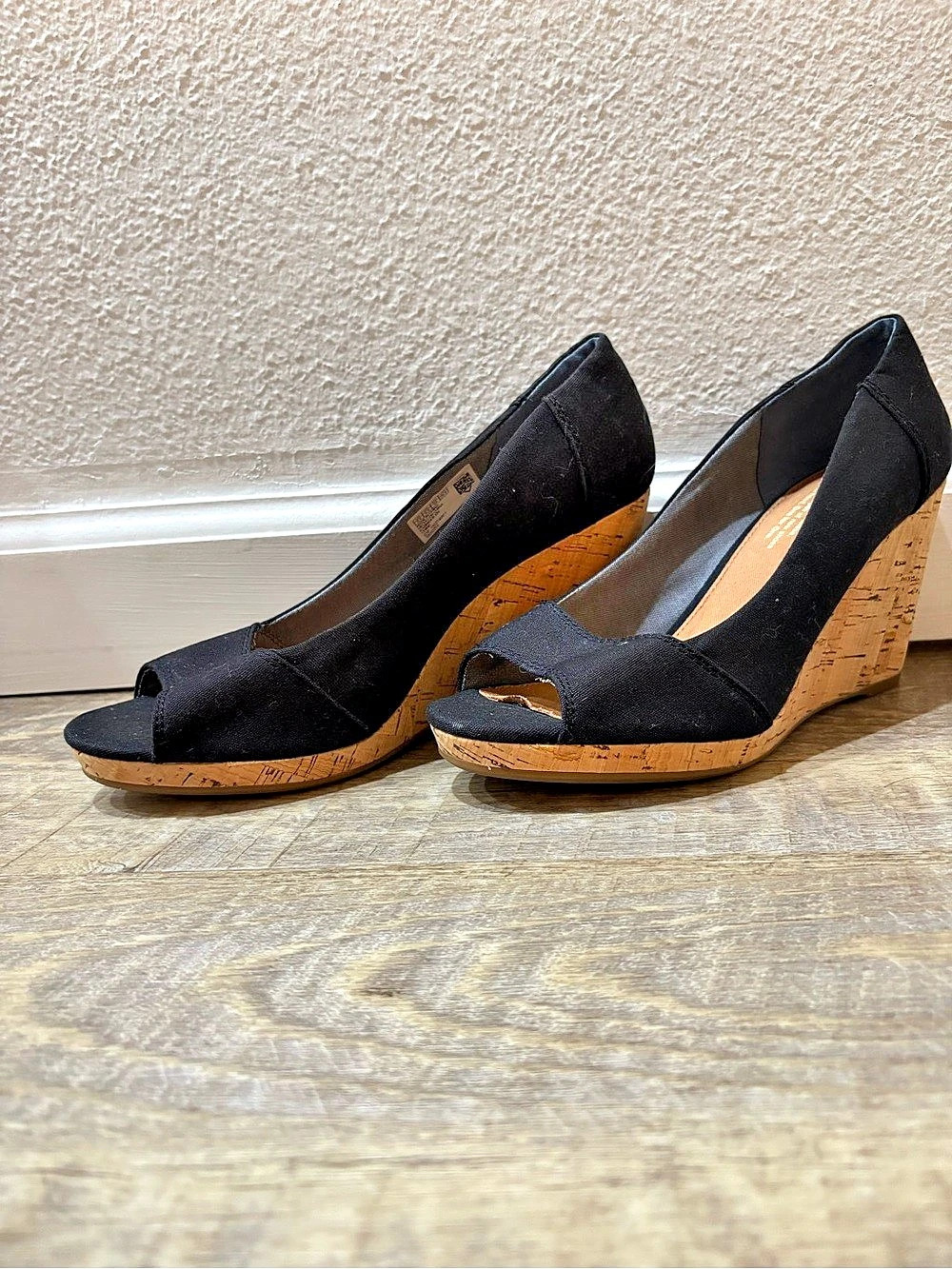 TOMS Wedge Peep Toe Shoes in Black & Brown US 8.5